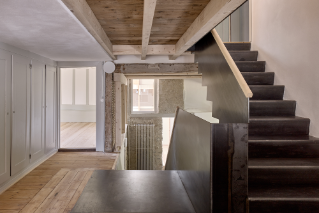 Vorplatz Zwischengeschoss mit neuer Treppenanlage (© Ariel Huber, Zürich)